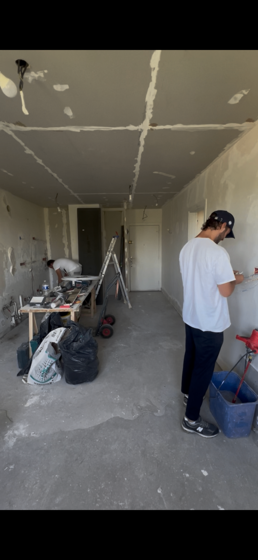 L'équipe JAS BATIMENT en pleine rénovation d'appartement